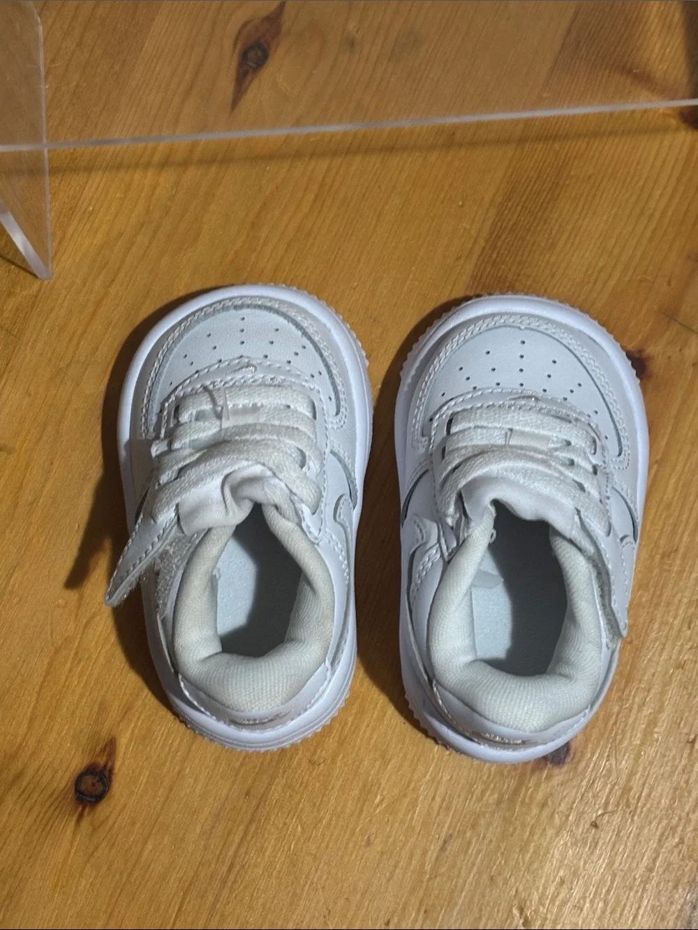 Nike Kids White Athletic Sneakers - Classic Casual Shoes 2C